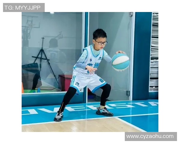 足球单手投篮技巧解析与训练方法分享让你轻松掌握这项独特技能